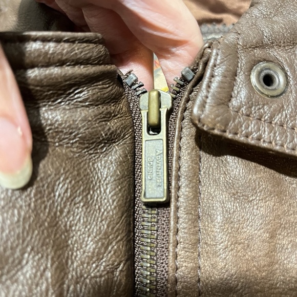 VTG Adventure Bound Wilsons Leather Bomber Jacket Distressed Aviator Moto Crop - Picture 11 of 16